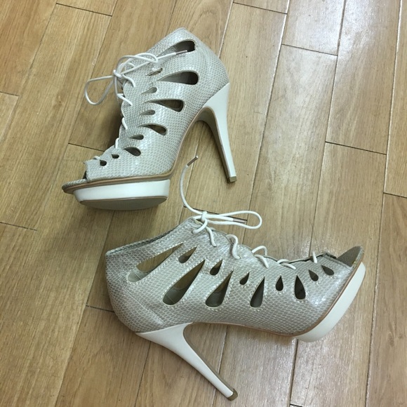 NWOT WET SEAL Heels - Picture 3 of 10